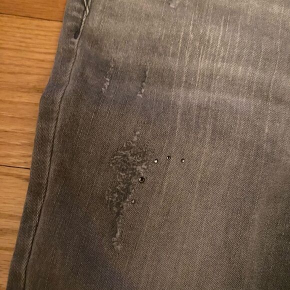 Chicos Platinum Jeggings Gray Distressed Rhinestone Jeans Size 0/US 4 - Picture 4 of 10